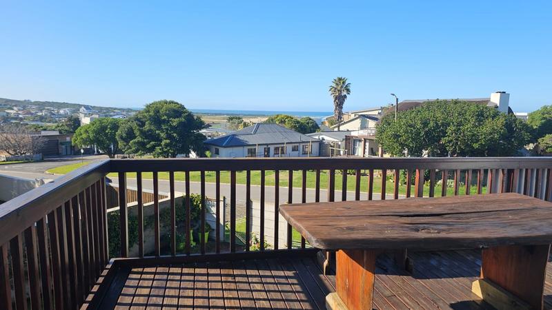 5 Bedroom Property for Sale in Stilbaai Wes Western Cape